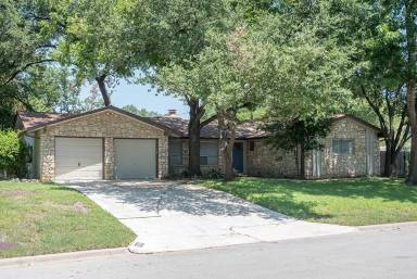 Main picture of 2902 Silverleaf Dr