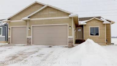 Main picture of 4413 W 93rd St