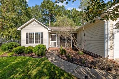Main picture of 104 Monterey Cir