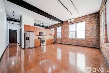 Main picture of 139 E Main St