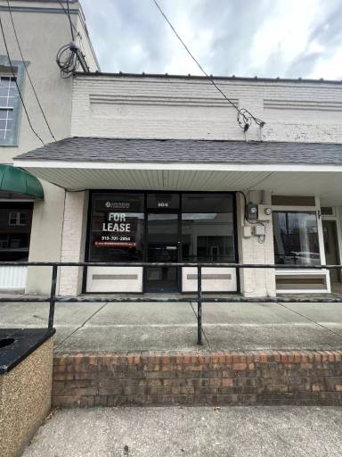 Main picture of 104 N Main St