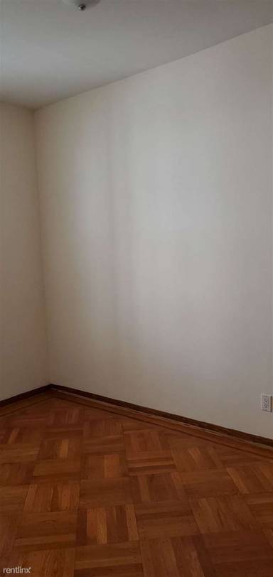 Main picture of 80 3rd Pl