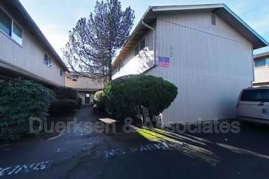 Main picture of 122 NE Conifer Blvd