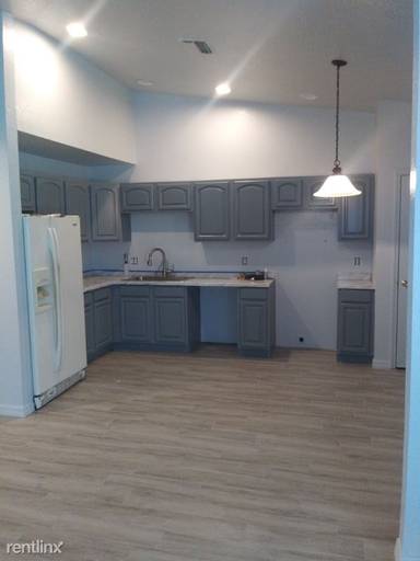 Main picture of 126 Ivan Ave S