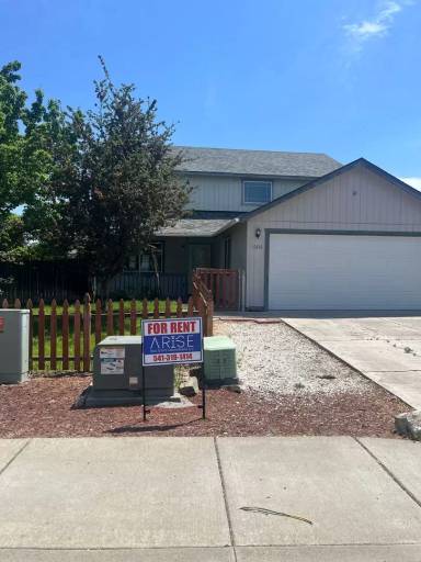Main picture of 1204 SW 33rd St