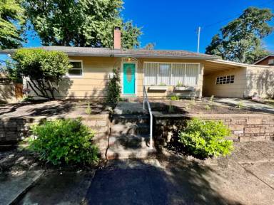 Main picture of 9136 N Charleston Ave