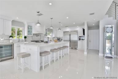 Main picture of Silver Lakes