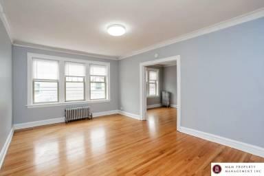 Main picture of 905 Clinton Ave