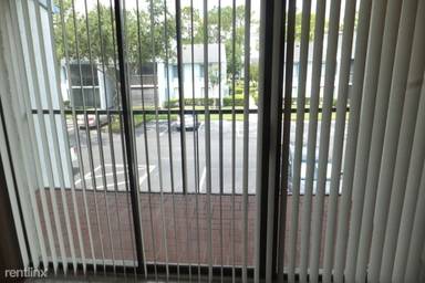 Main picture of 953 Courtyard Ln