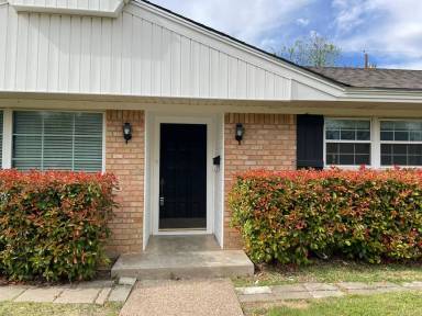 Main picture of 5025 Loch Lomond Dr