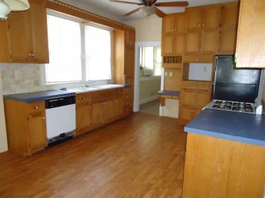 Main picture of 400 W 5th St