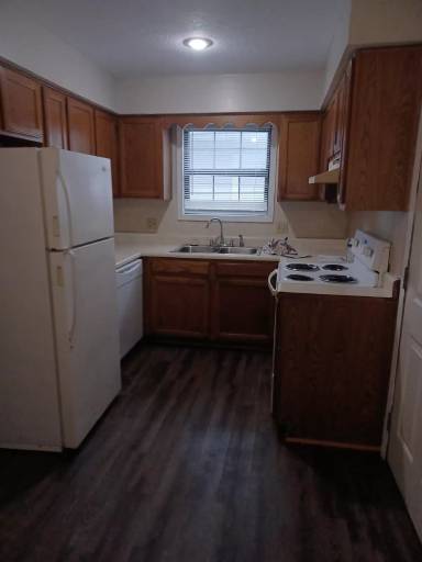Main picture of 531 N Oak Grove Ave