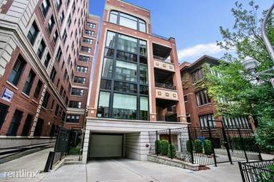 Main picture of 441 W Briar Pl