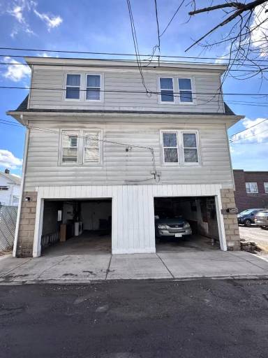 Main picture of 120 E Green St