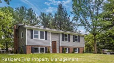 Main picture of 17906 Meade Ct