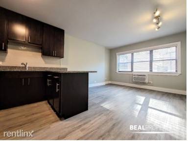 Main picture of 1435 N Dearborn St