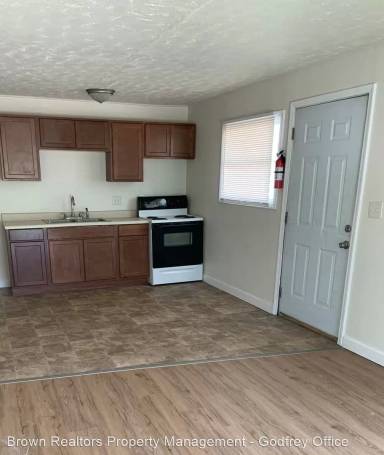 Main picture of 102 Barnsback St