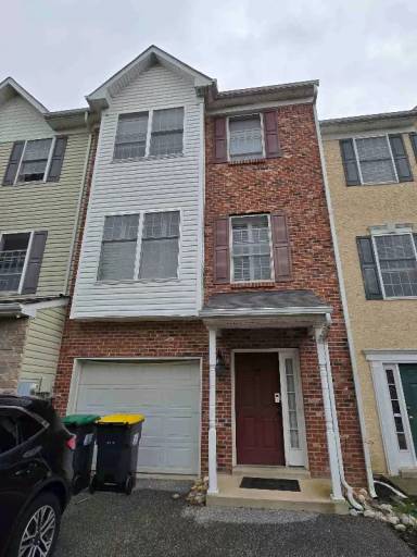 Main picture of 123 Pumpkin Patch Ln