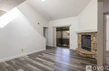 Main picture of 12024 W Cross Dr