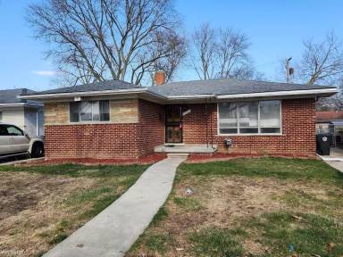 Main picture of 24240 Church St