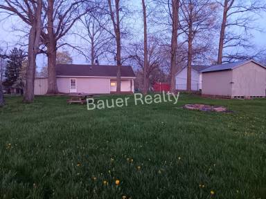 Main picture of 844 Lake Dr