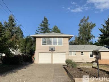 Main picture of 7420 SW 77th Ave