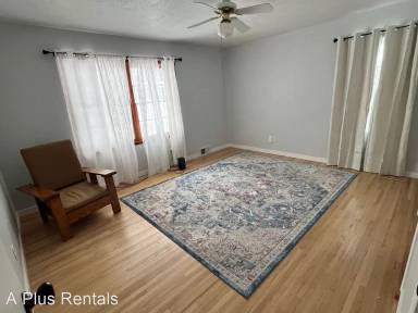 Main picture of 1517 S Park Ave