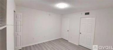 Main picture of 2433 Centergate Dr