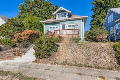 Main picture of 2055 N Alberta St