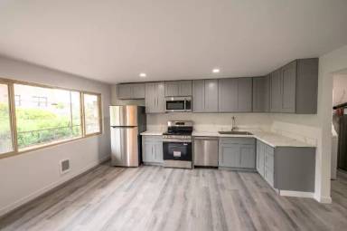 Main picture of 1451 E Republican St