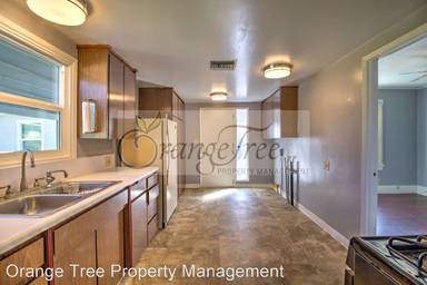 Main picture of 1320 1/2 E Colton Ave
