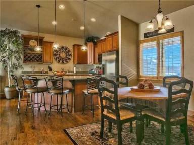 Main picture of 5569 Oslo Ln