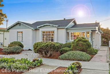 Main picture of 909 Elm St