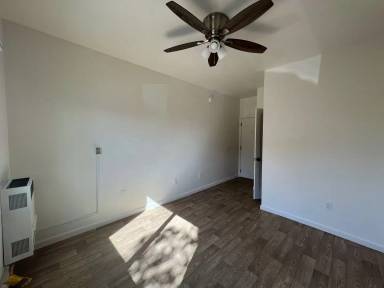 Main picture of 903 N Fries Ave