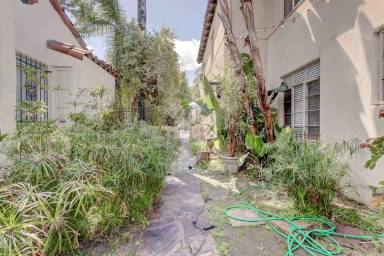 Main picture of 5705 W Olympic Blvd