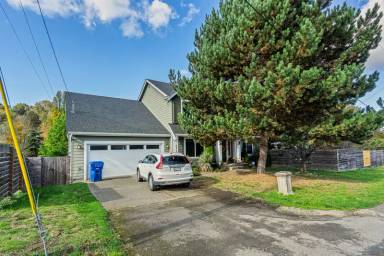 Main picture of 6315 23rd Ave SW