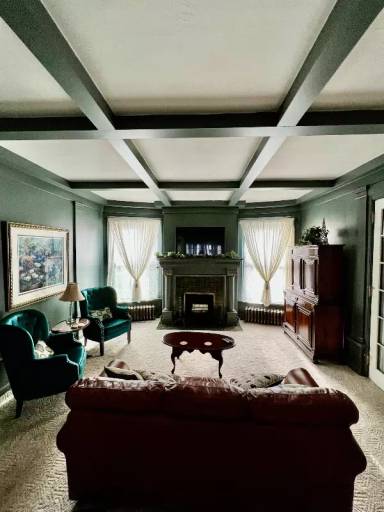 Main picture of 701 N Lincoln St