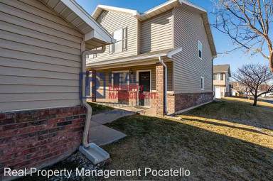 Main picture of 461 Pheasant Ridge Dr