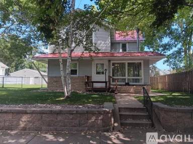Main picture of 229 22nd St S