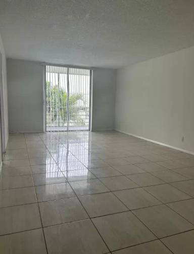 Main picture of 3181 W Hallandale Beach Blvd