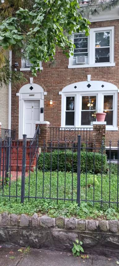 Main picture of 1462 Spring Rd NW