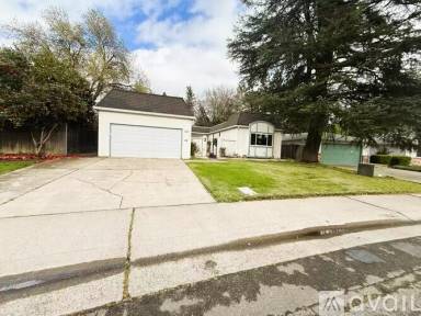 Main picture of 8414 Mediterranean Way