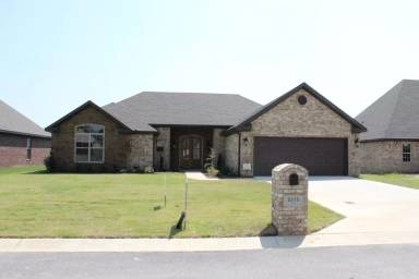 Main picture of 5229 Julia Ln