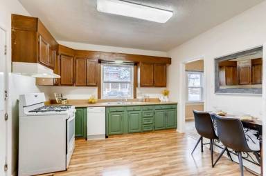 Main picture of 1904 Pine St