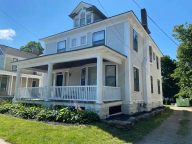Main picture of 826 Wealthy St SE