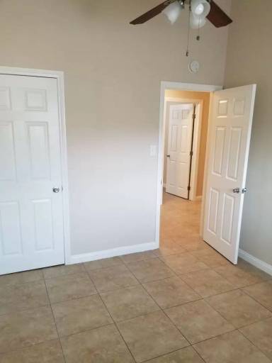 Main picture of 325 E Leatrice Ln