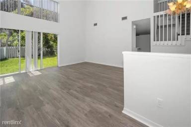 Main picture of 14200 Wedgewood Ct
