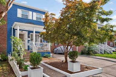 Main picture of 327 Ashby St