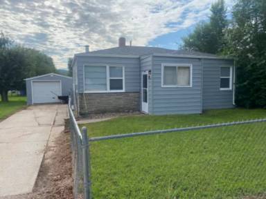 Main picture of 1802 Rushmore St