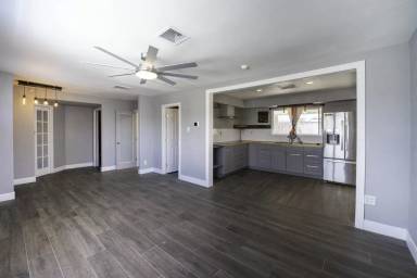 Main picture of 550 Karen Way